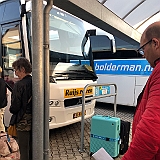 135 - Dit was de instap naar de bus die ons weer naar Amsterdam bracht